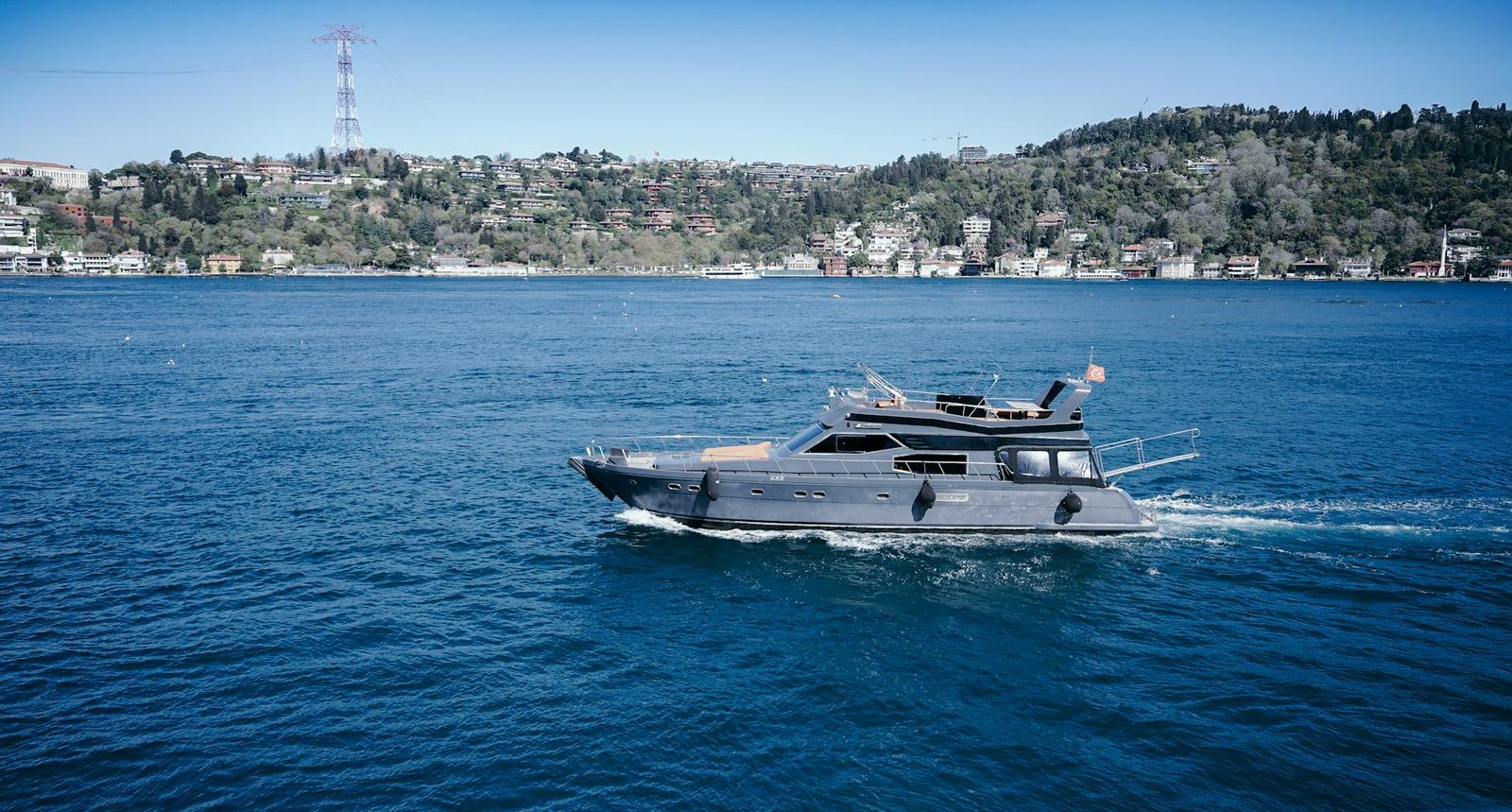 Dolmabahce Palace Tour And Morning Bosphorus Yacht Cruise